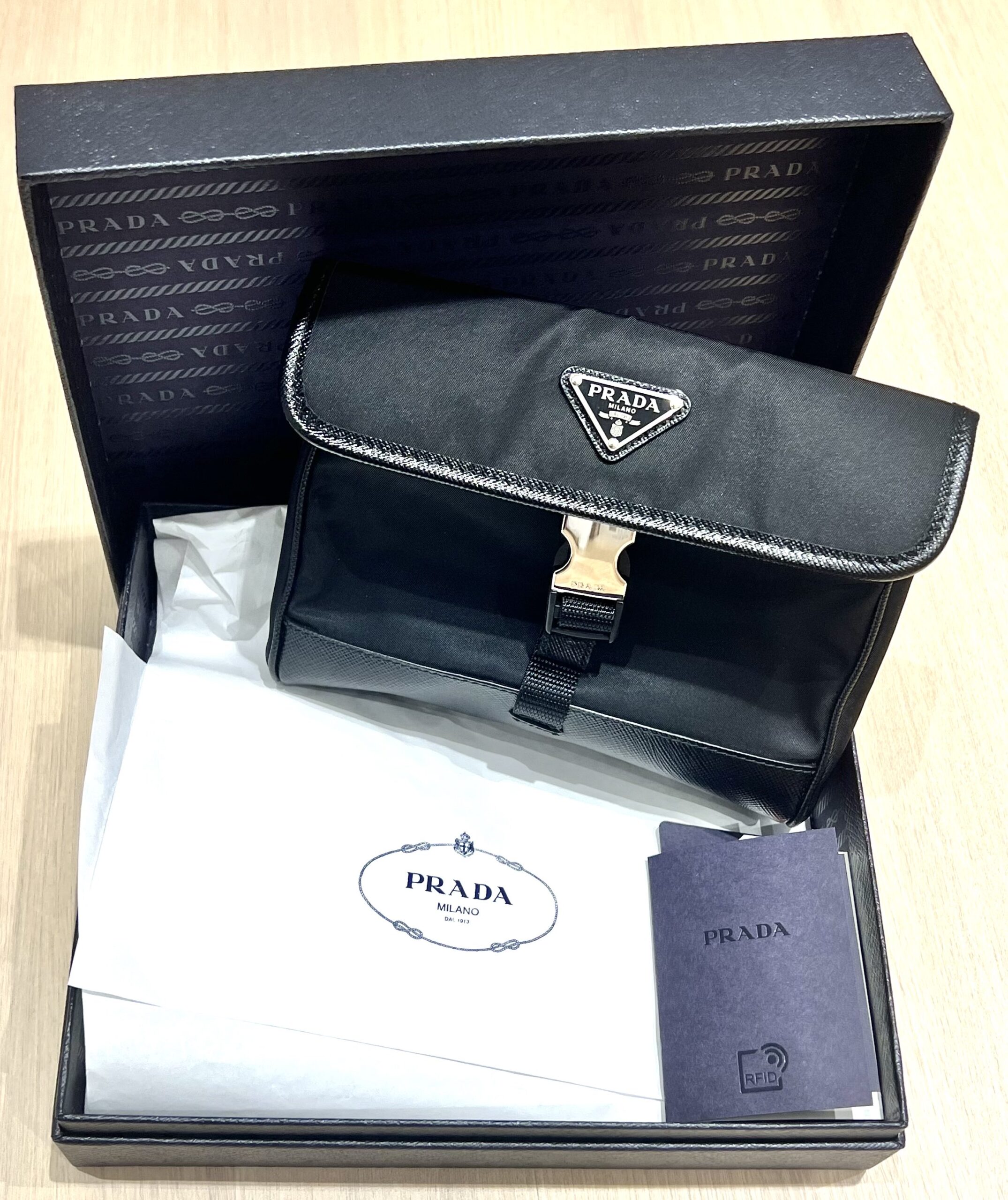 PRADA プラダ スマホホルダー 22H108