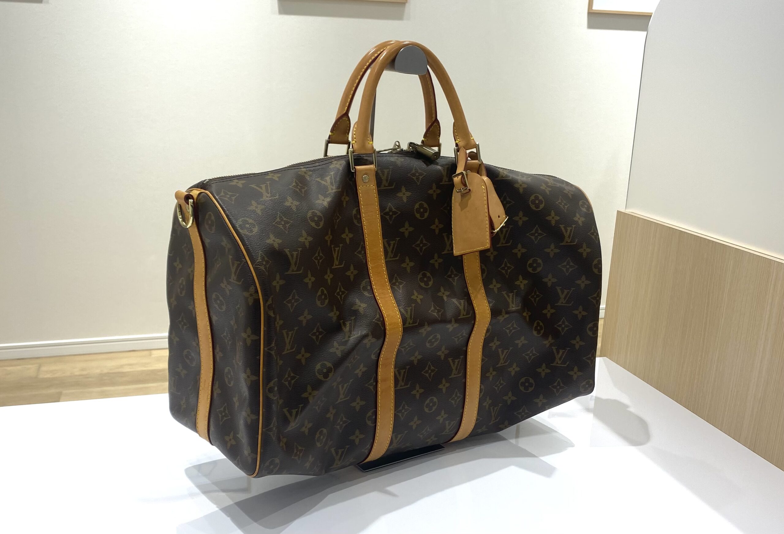 Louis VuittonM41416モノグラム キーポル・バンドリエール50