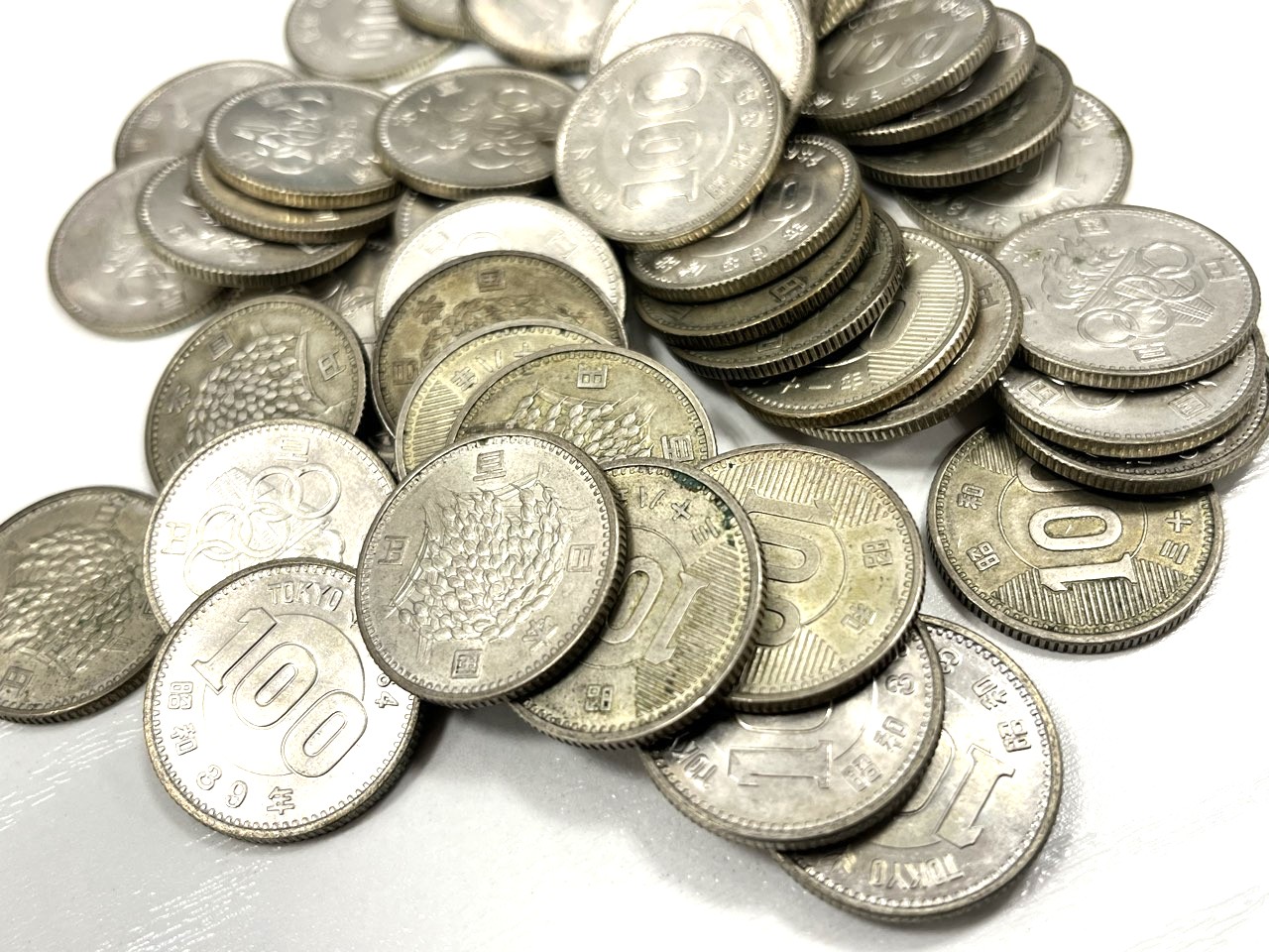100円銀貨
