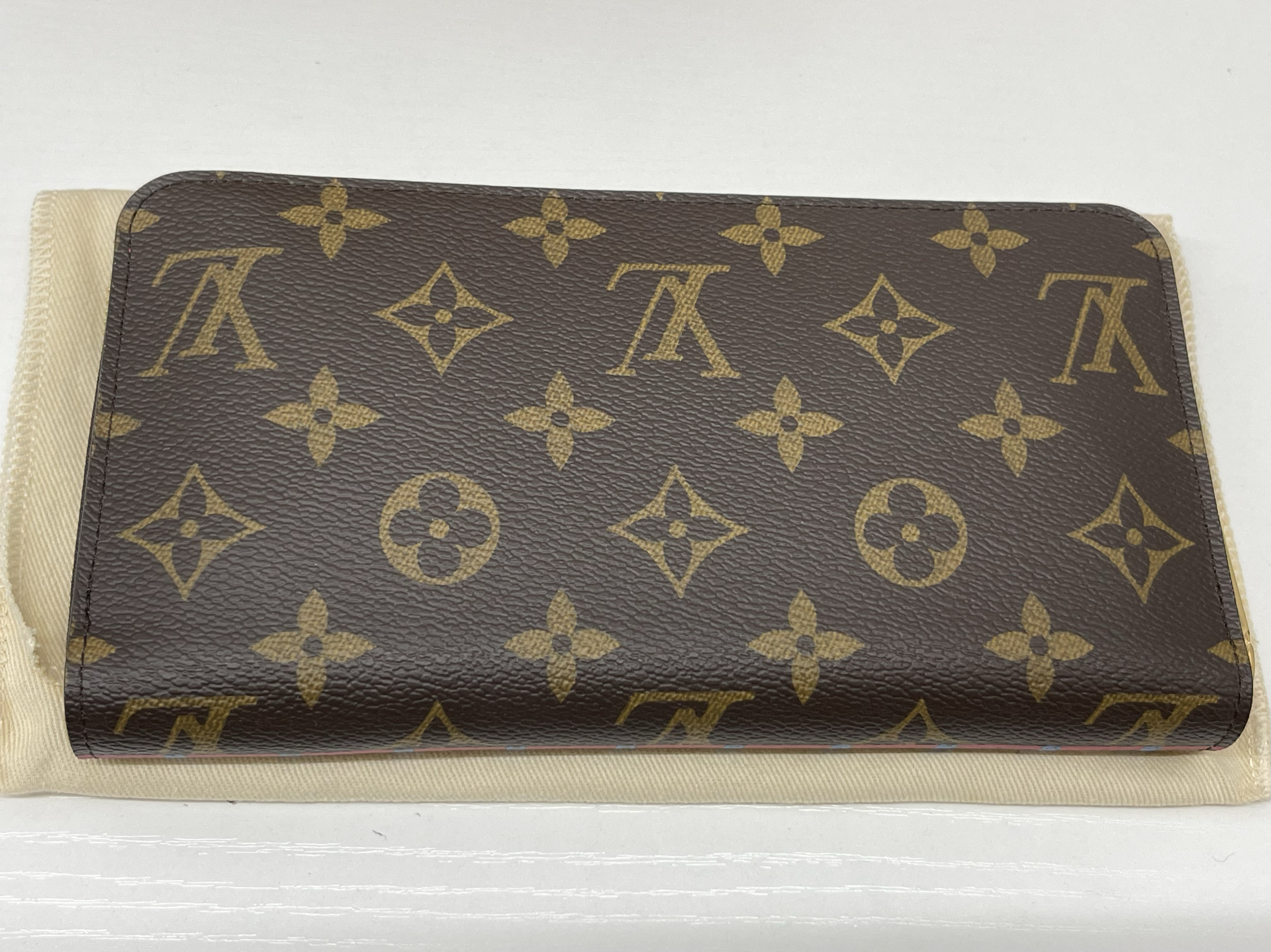 LV Louis Vuitton M69750 モノグラム　ヴィヴィエンヌ ジッピーウォレット CA3240 箱・保存袋付き