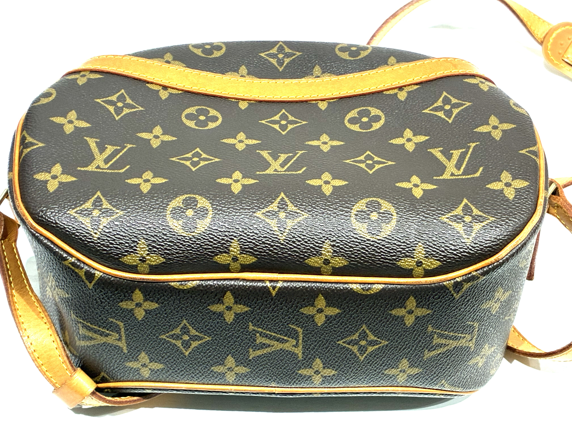 LV Louis Vuitton M51221　モノグラム　ブロワ　ショルダーバッグ　BA1020