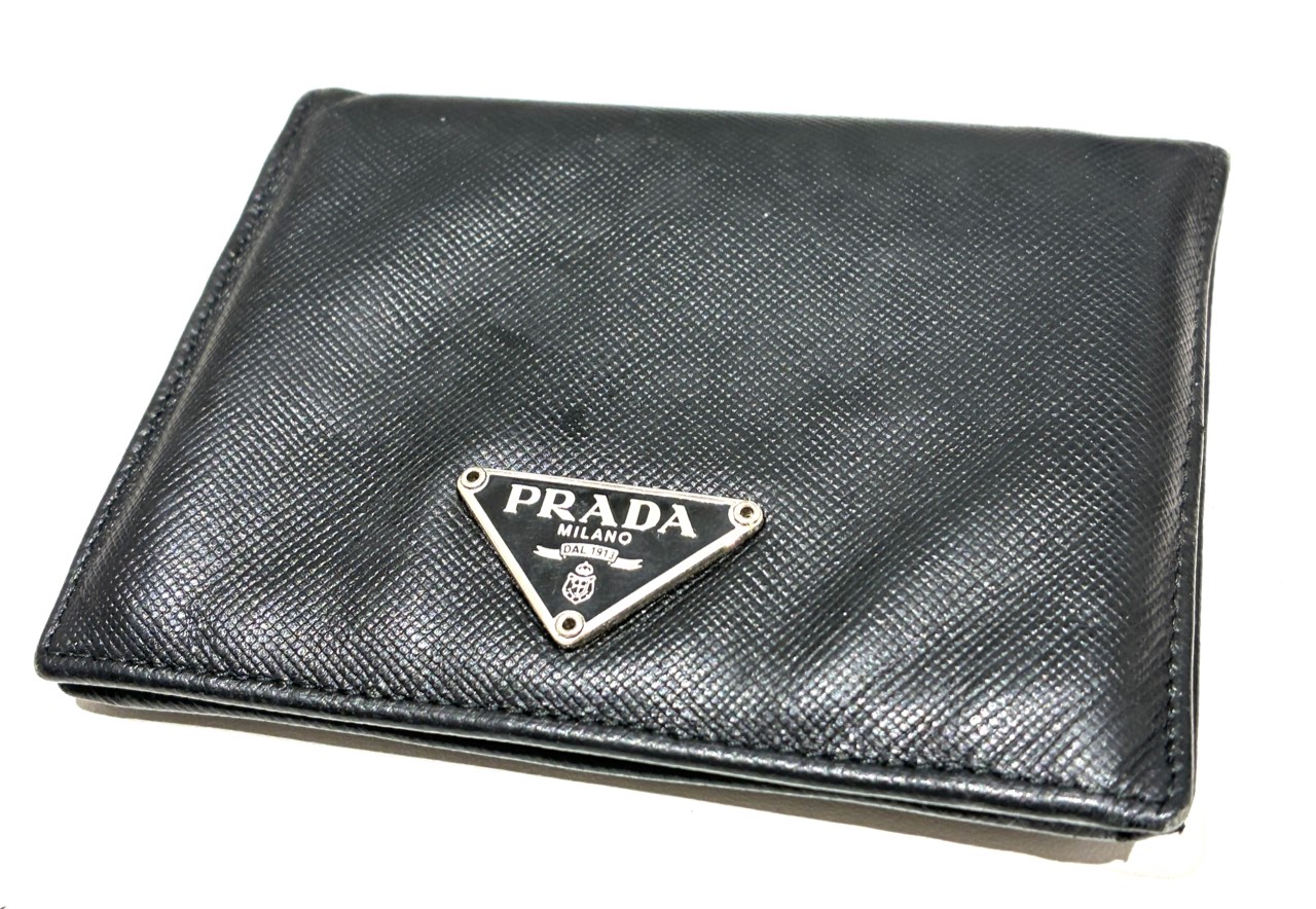 PRADA サフィアーノ 二つ折り財布