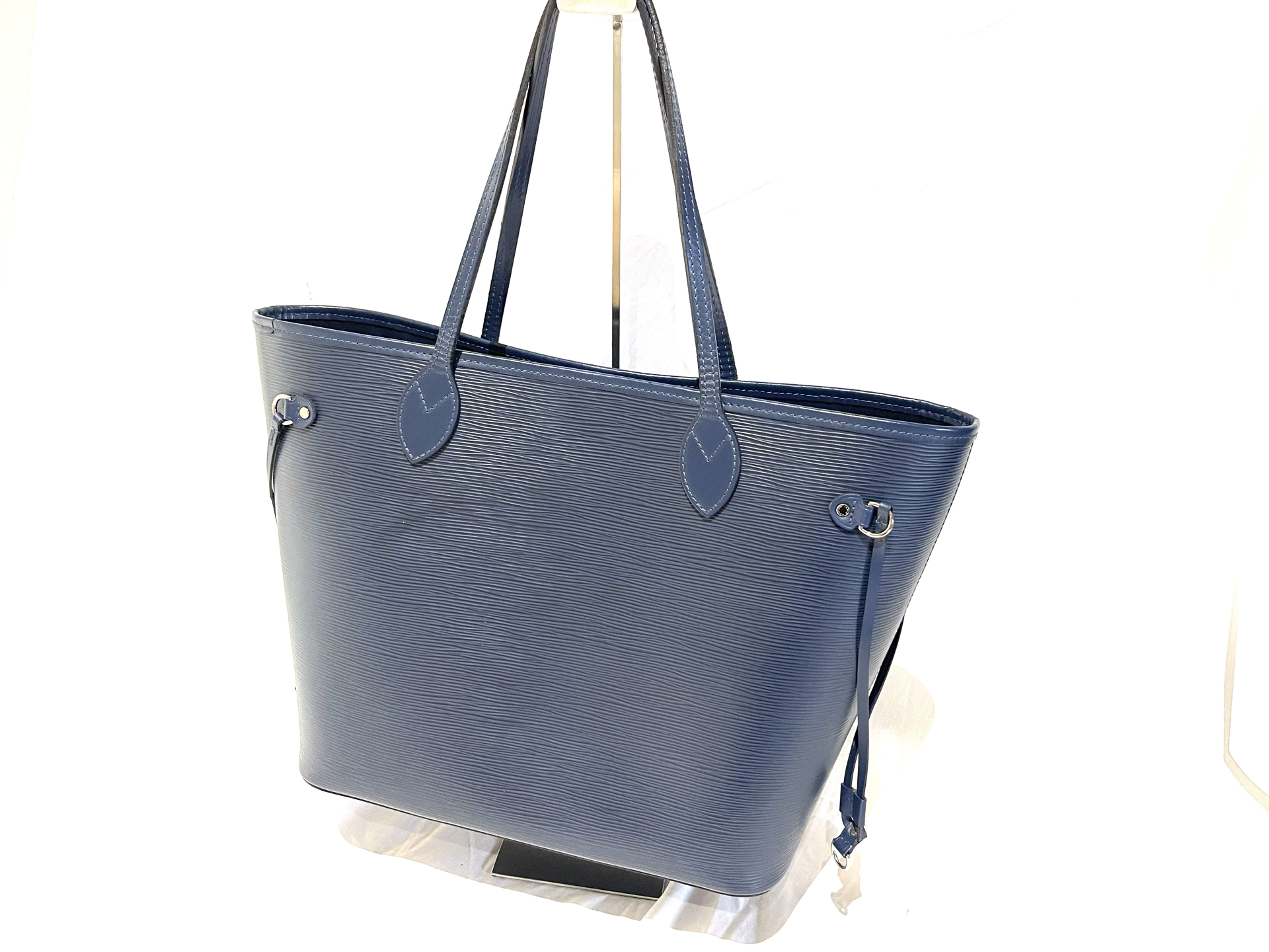 LV M40885 エピ ネヴァーフルMM ポーチ付き UB4137
