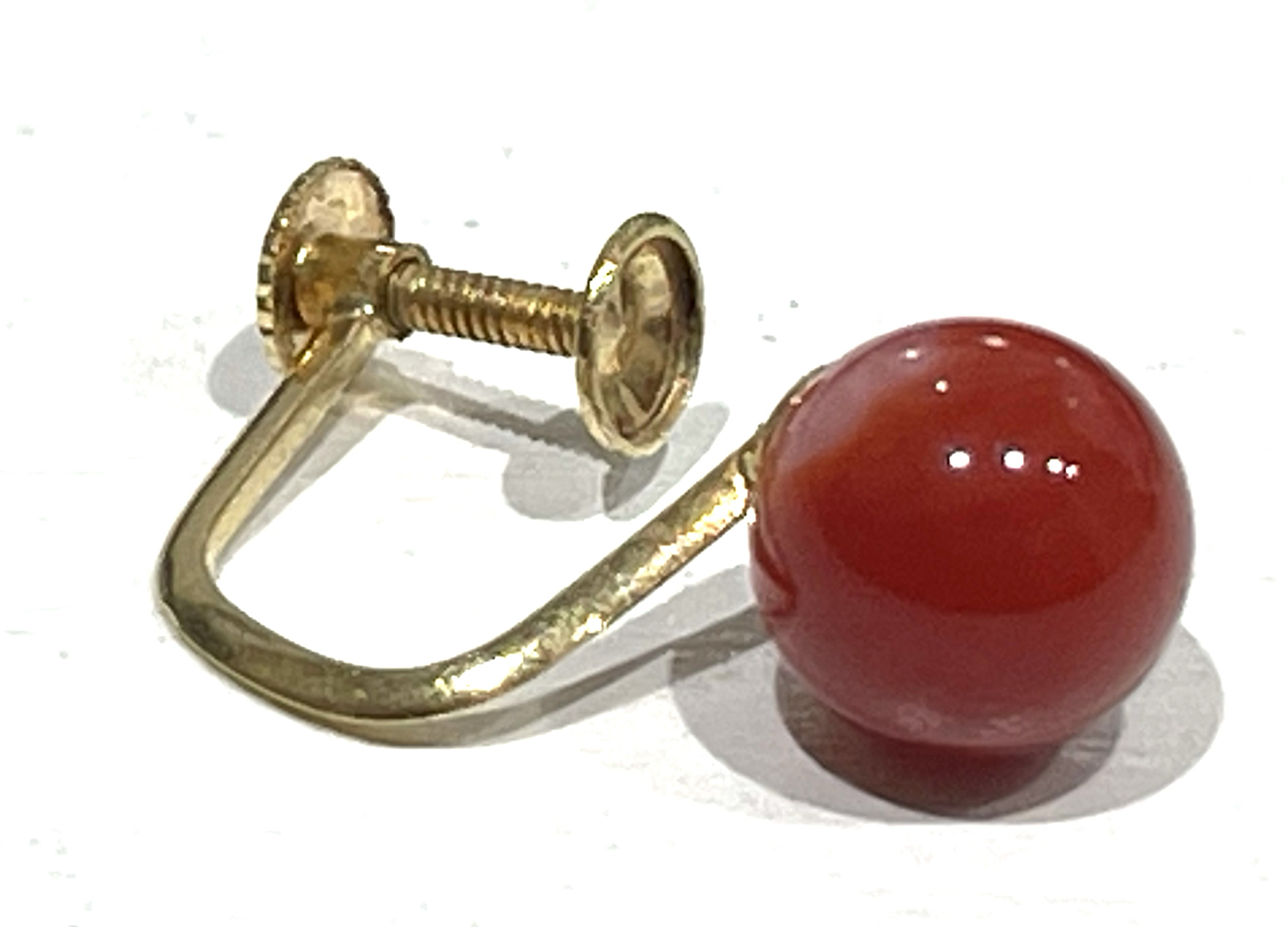 K18　サンゴ付きイヤリング　サンゴ：7.7mm