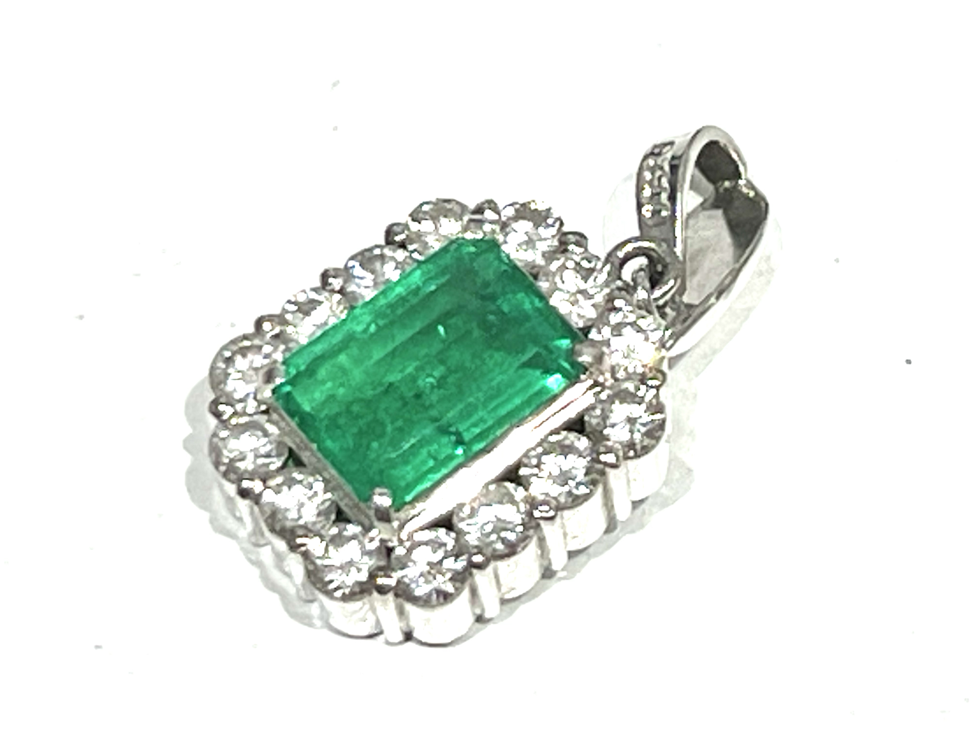 Pt900 エメラルド・ダイヤモンド付きPT エメラルド:1.40 ct D:0.92 ct