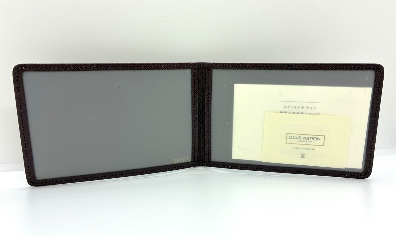 ヴィトン　タイガ　パスケース