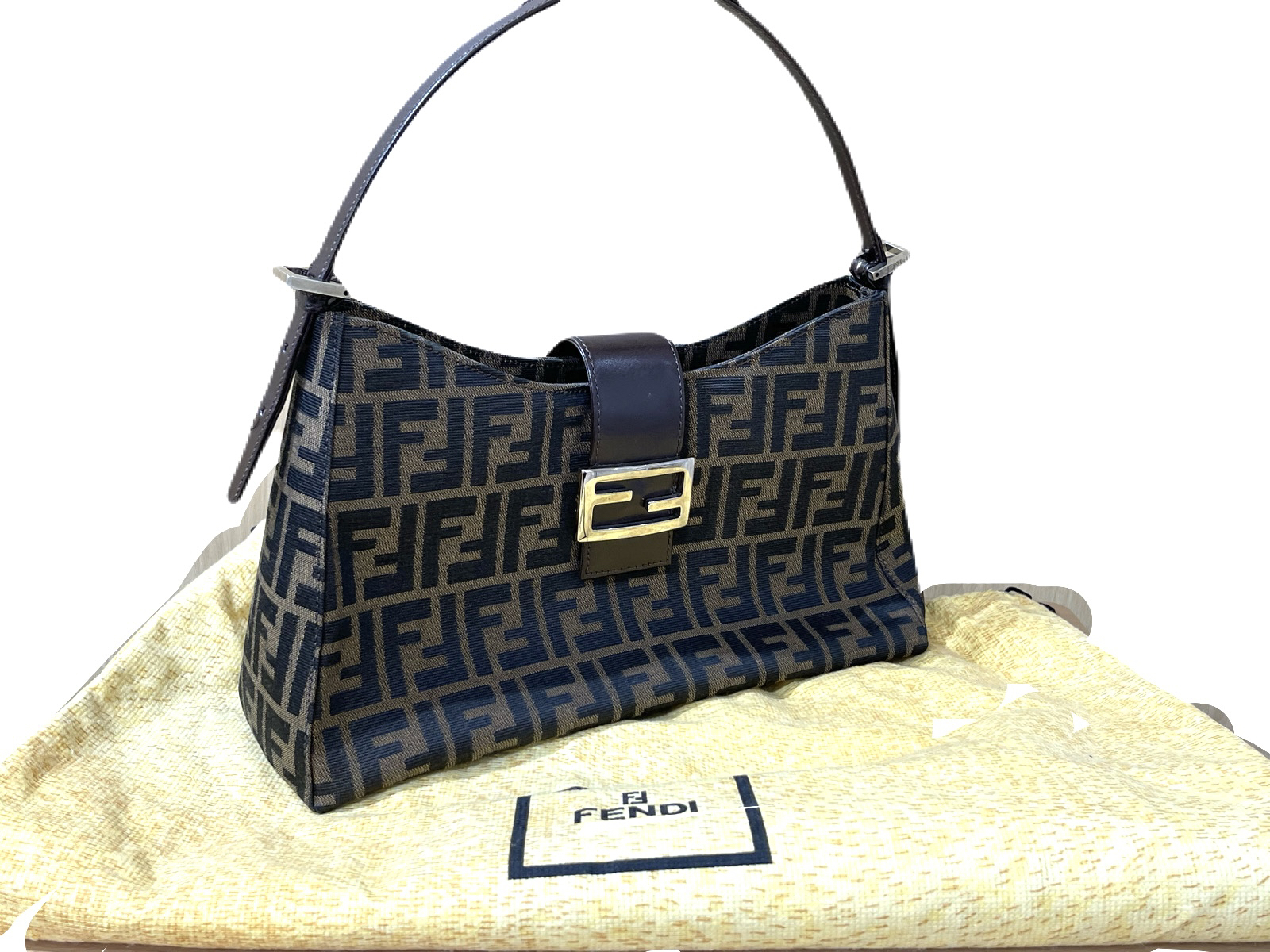 FENDI フェンディ ズッカ柄 バゲット ゴールド金具 ハンドバッグ　09161150001