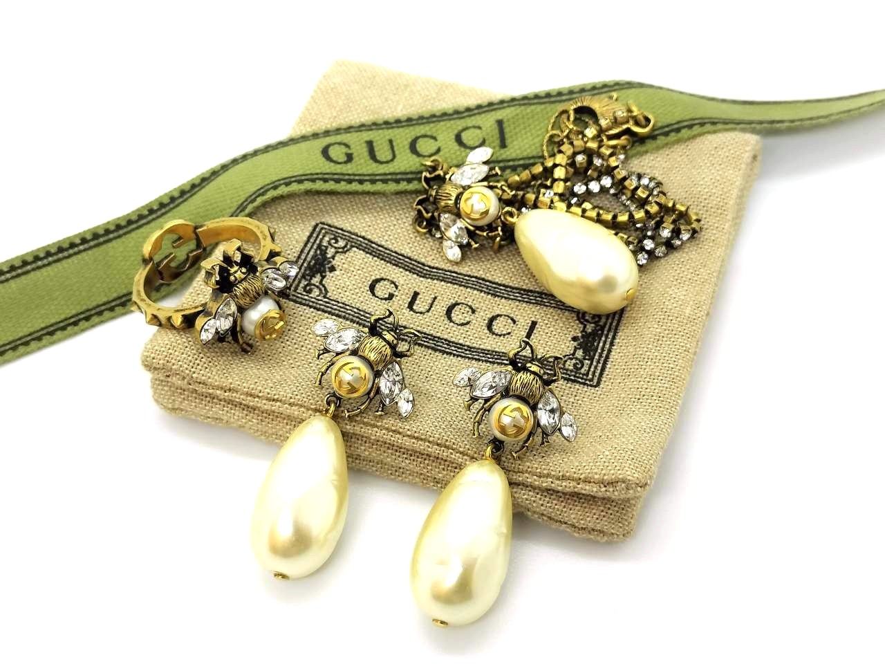 GUCCI 蜂モチーフ