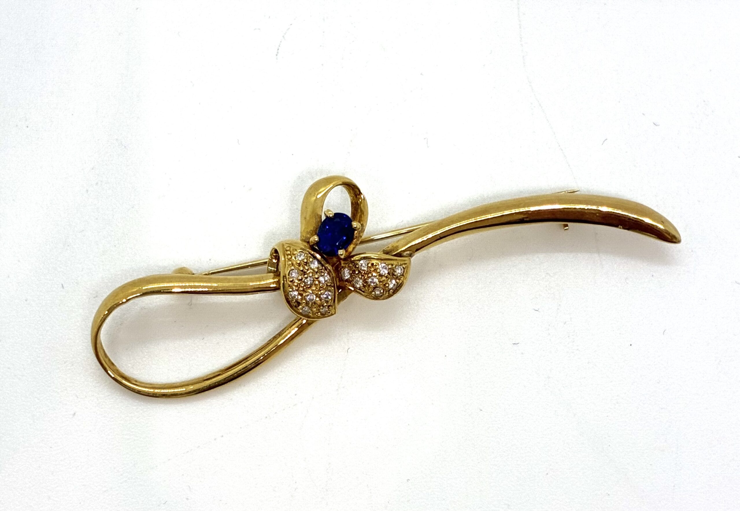 K18サファイヤとダイヤのブローチ