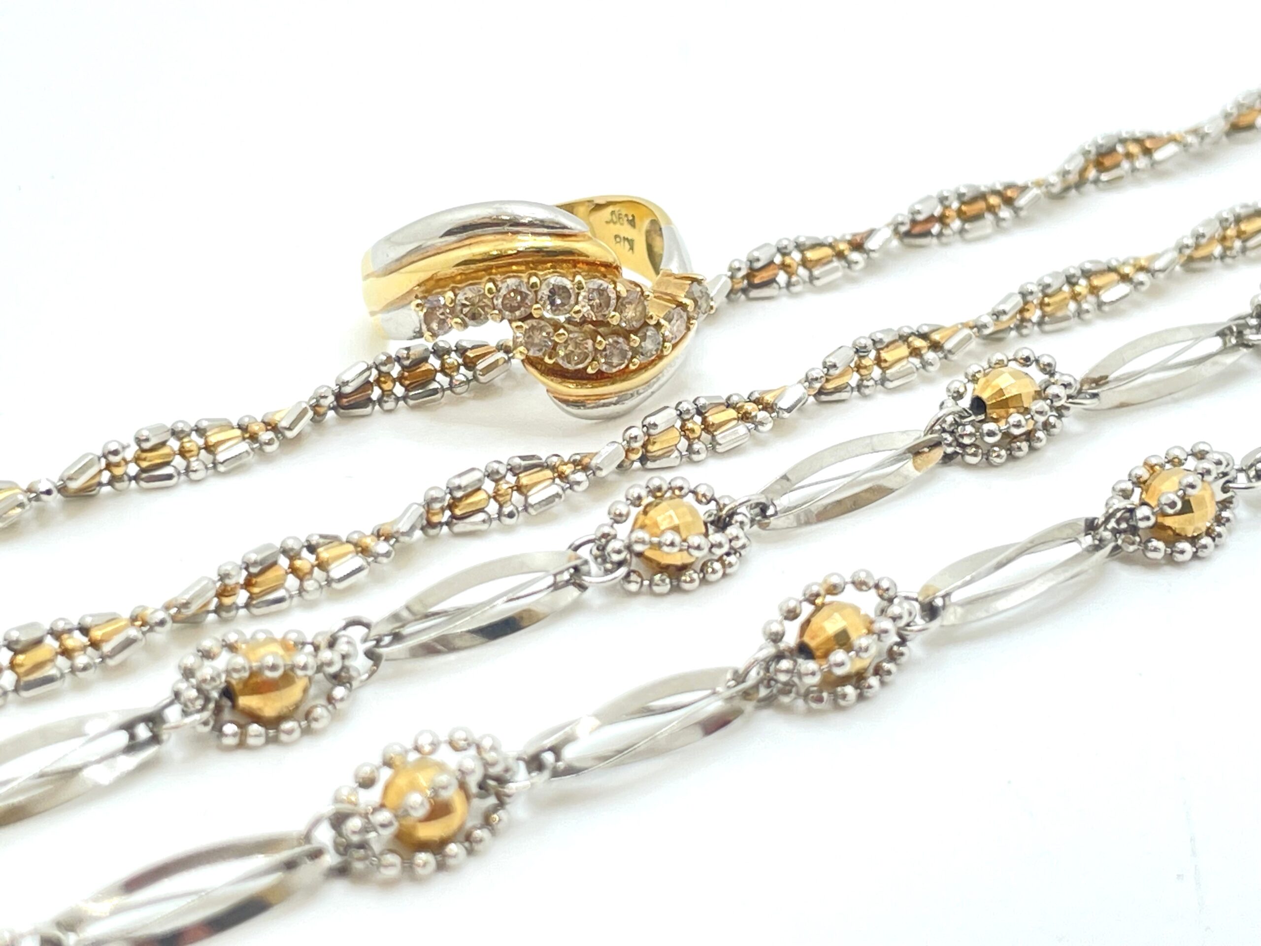 コンビリングとネックレス