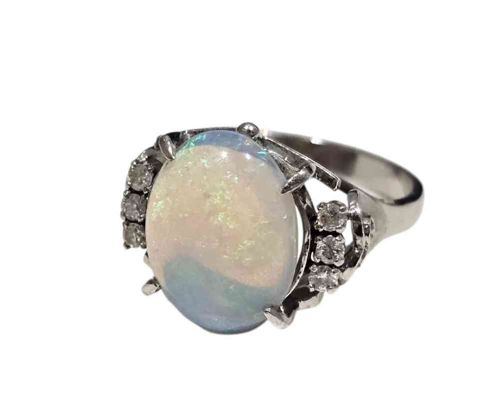 Pt900 オパール ダイヤモンド付きリング