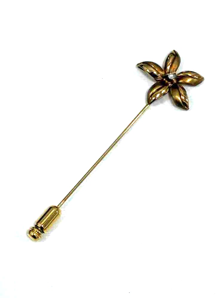 K18の素敵なフラワーモチーフのブローチを高価買取しました！ 【新城市