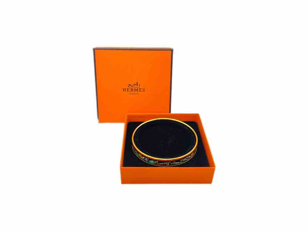 エルメスの「エマイユ」七宝焼き/バングル