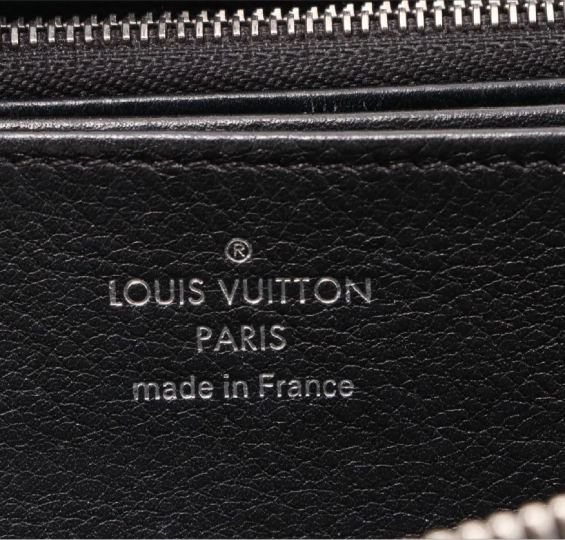 ルイヴィトン マヒナ ジッピーウォレット