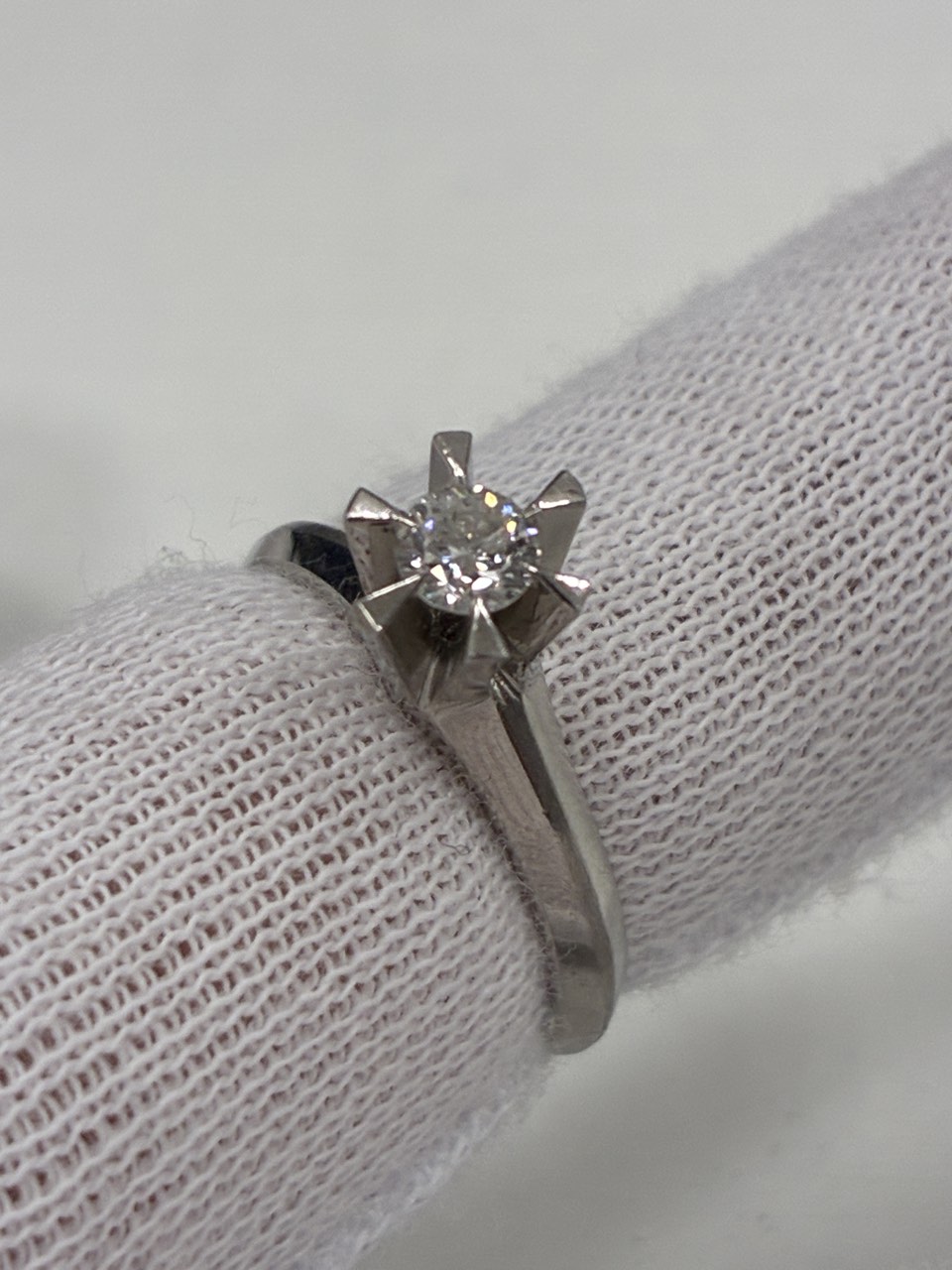 Pt900 D-0.22ct 縦爪リング