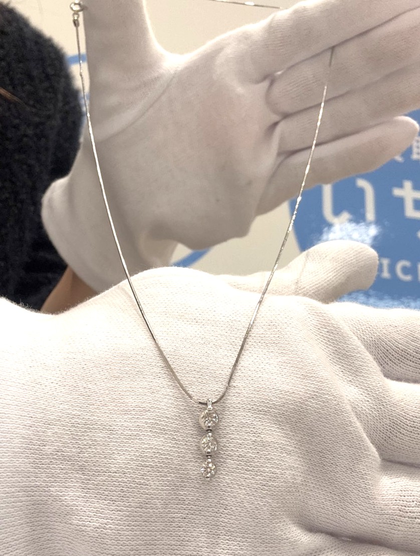 TRILOGY 3ストーン ダイヤモンドネックレス