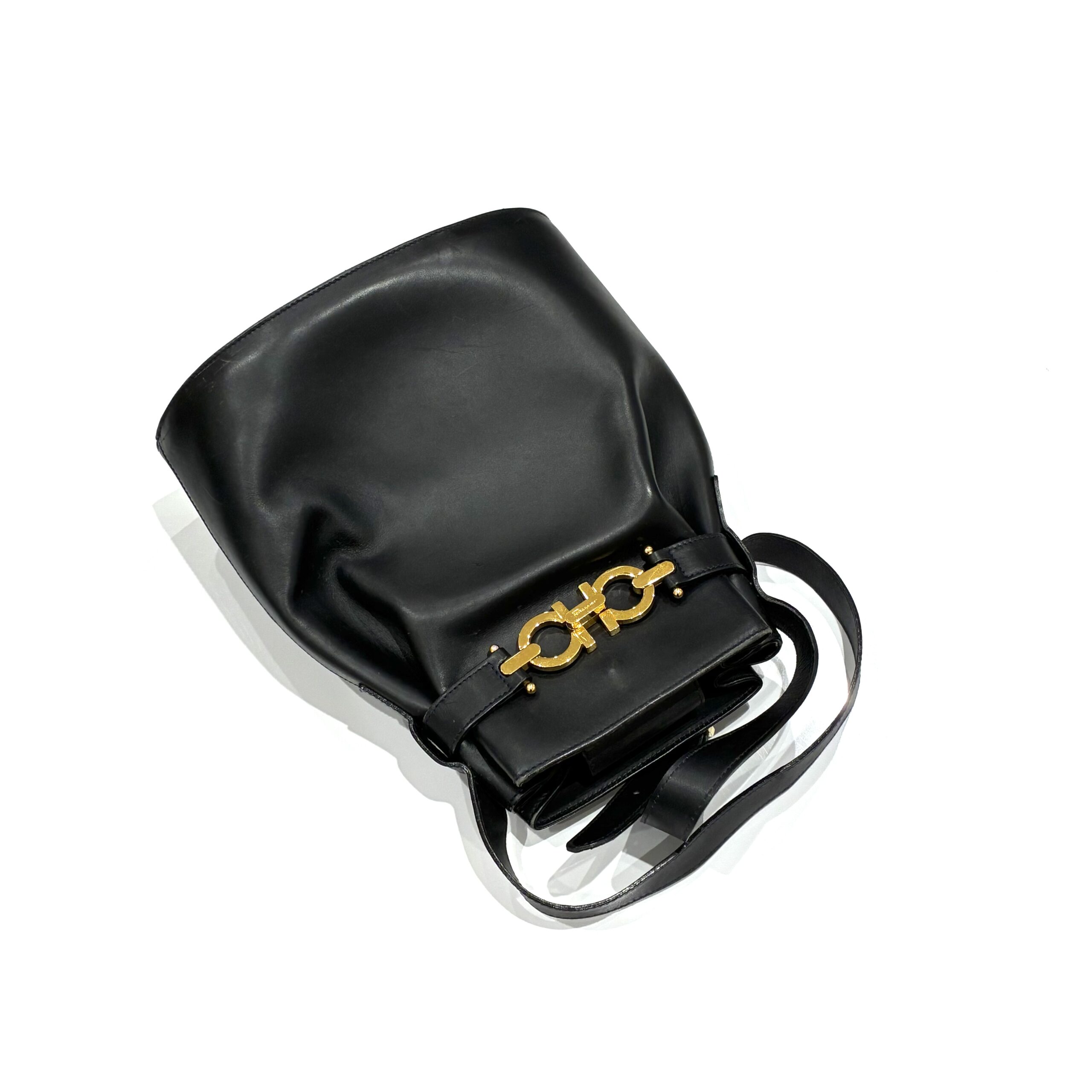 サルヴァトーレ フェラガモ ガンチーニ バッグ ショルダーバッグ 巾着