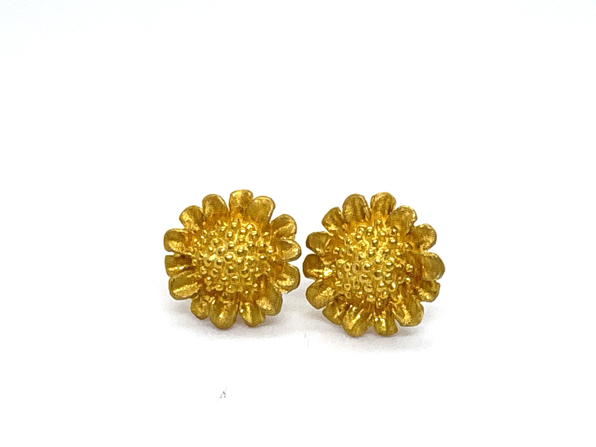 フラワーモチーフピアス 22金