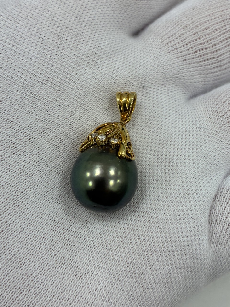 K18 黒蝶パール付ペンダントトップ
