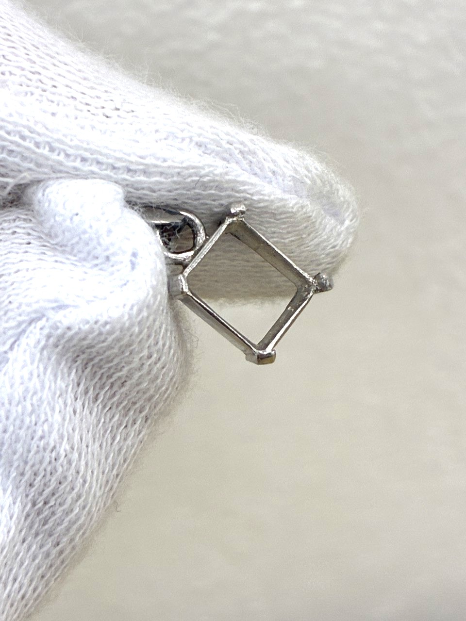 Pm900 ペンダントトップ（石が取れてしまっている状態）