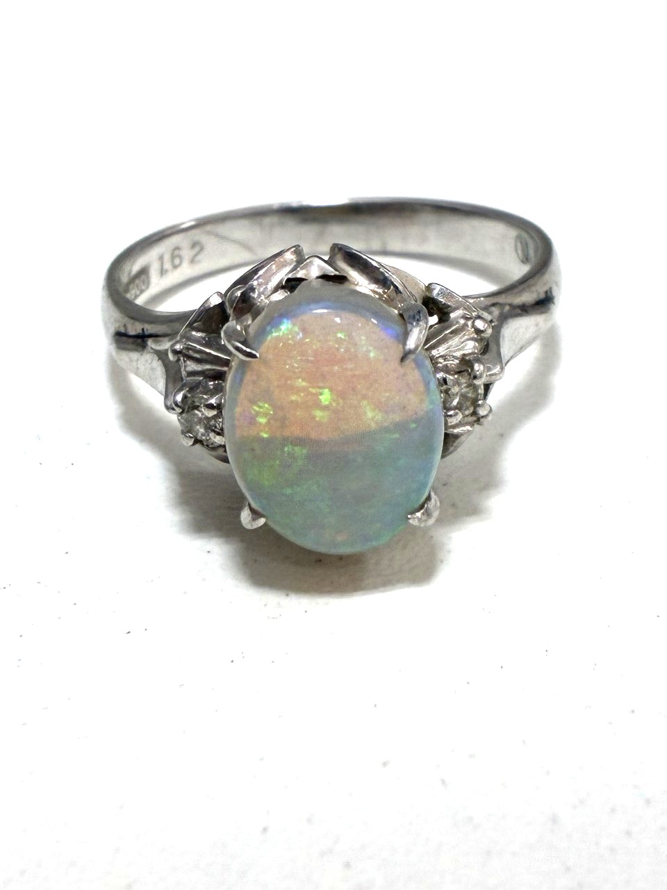 Pt900 オパール付リング