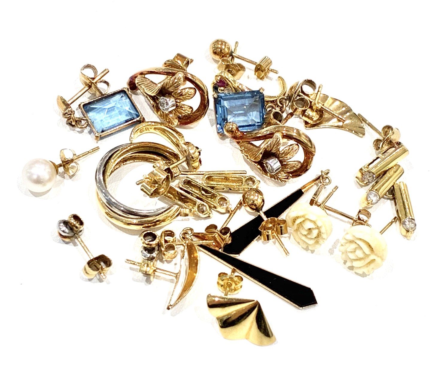 片方だけのピアス・イヤリングは売れる？素材と査定の基本★ 清水町 長泉町 三島市 沼津市 サントムーン柿田川 ★