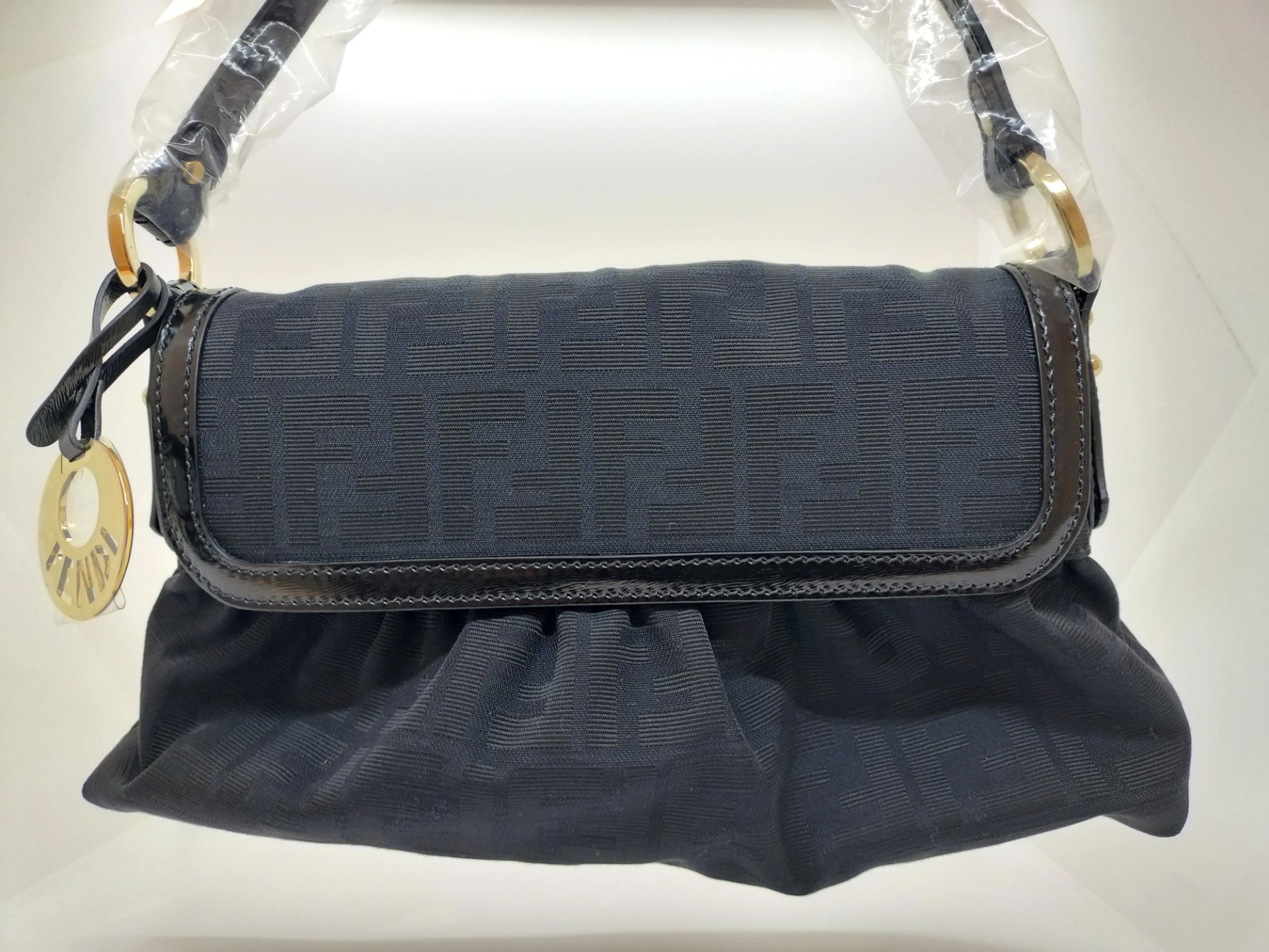 フェンディ ズッカ柄