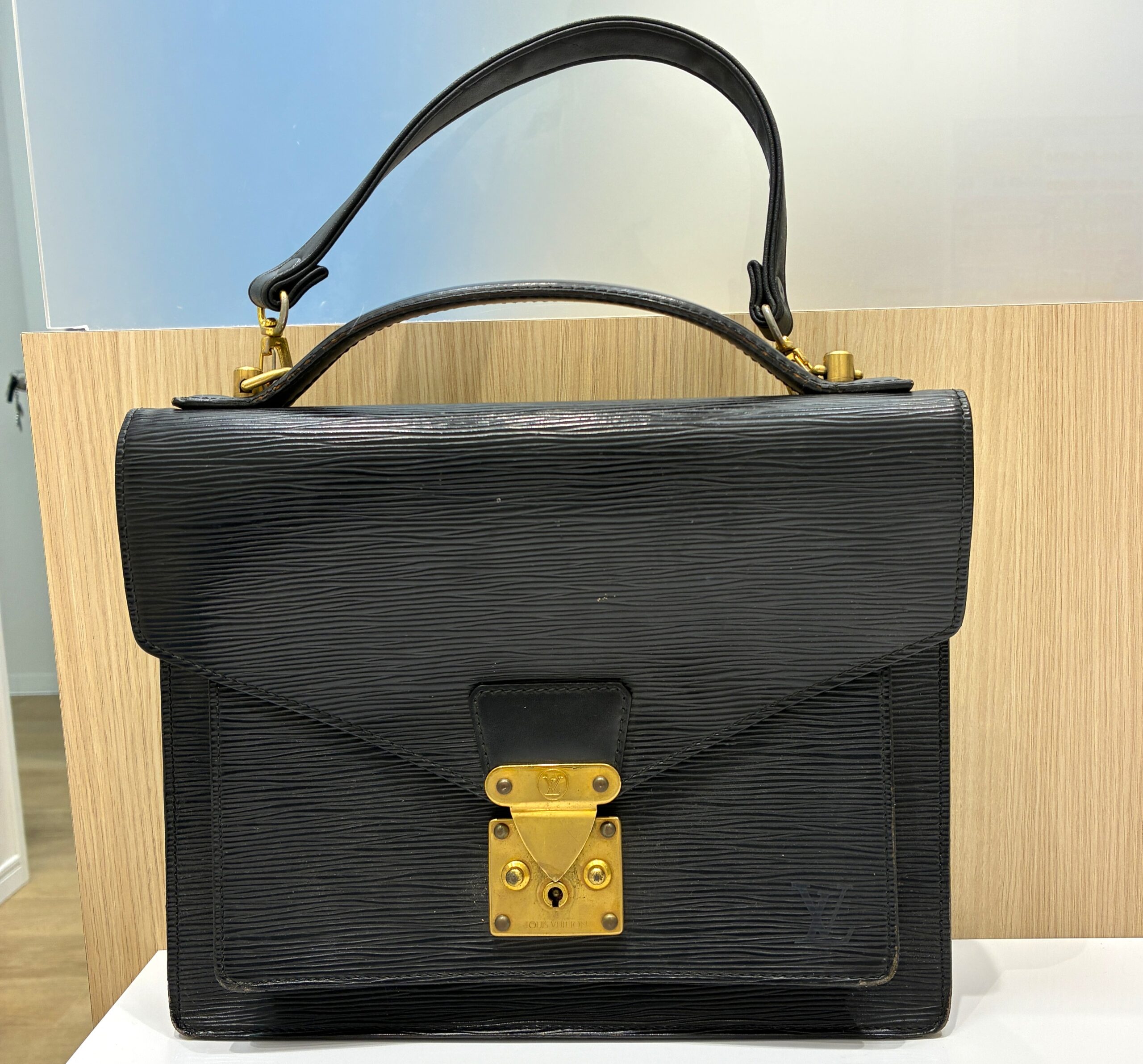 Louis Vuitton モンソー28を高価買取！古いバッグ・型崩れでも売れる理由【東海市・知多市　買取専門いちふじラスパ太田川店】