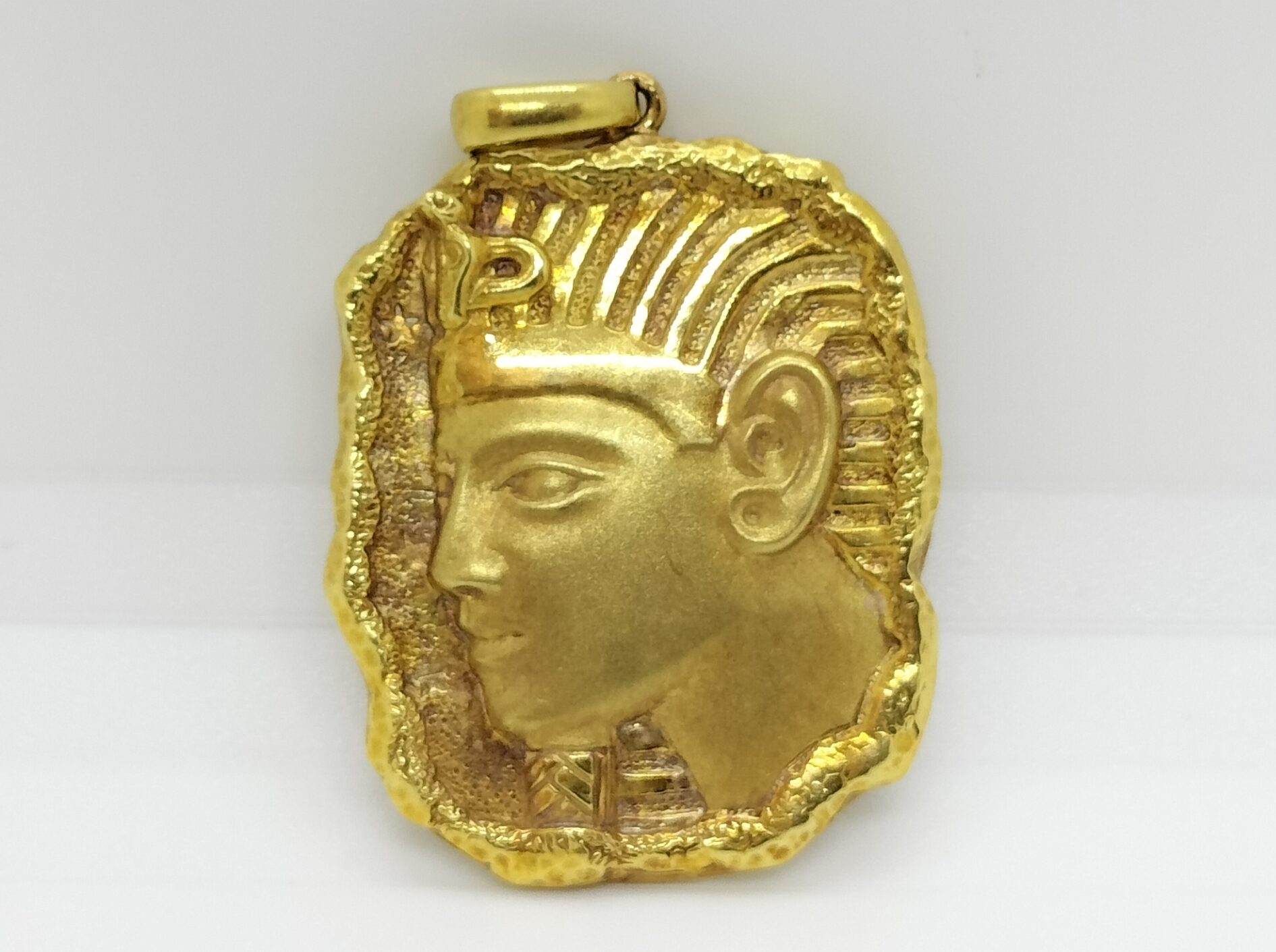 ファラオのネックレストップ