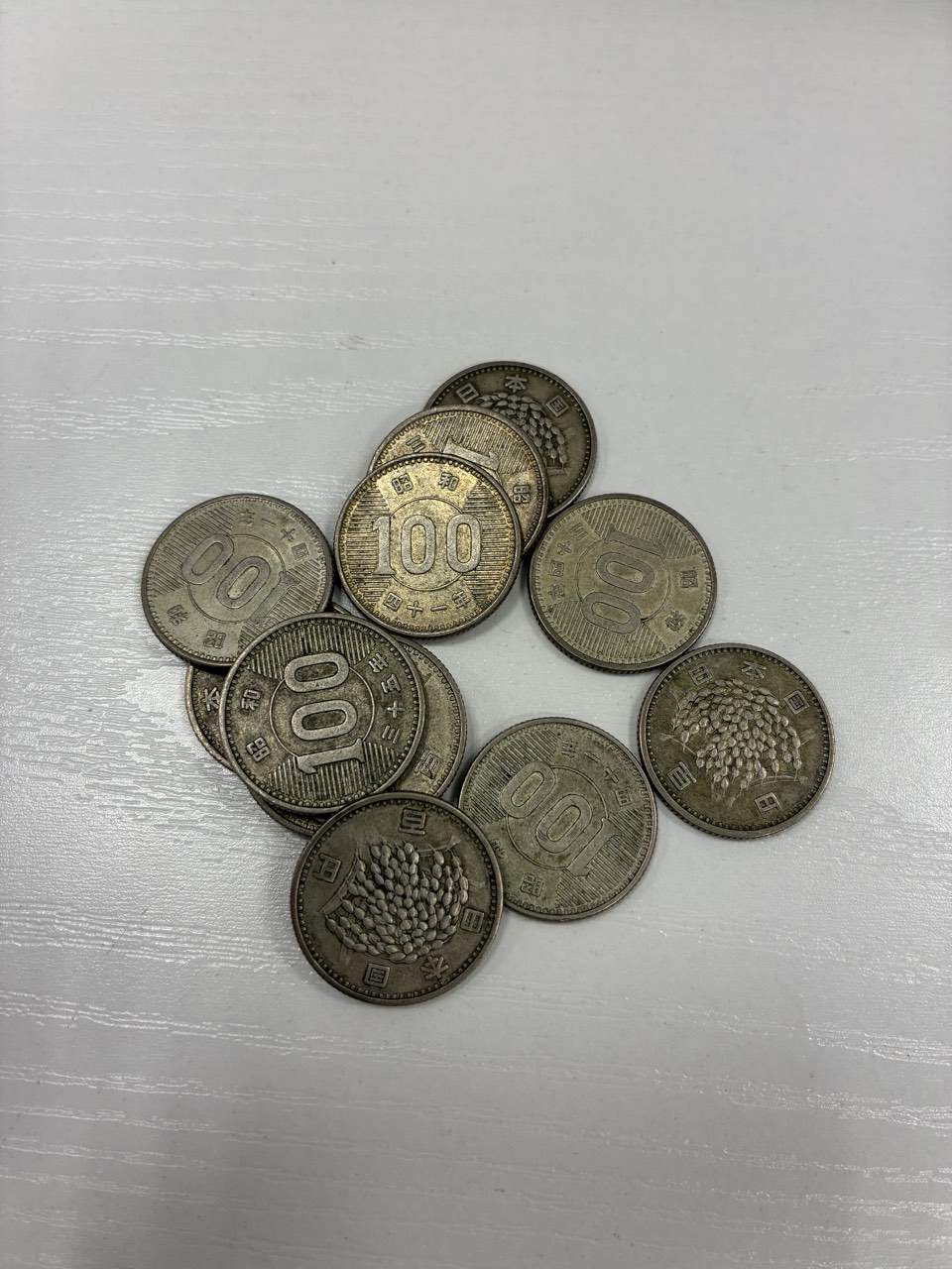100円銀貨