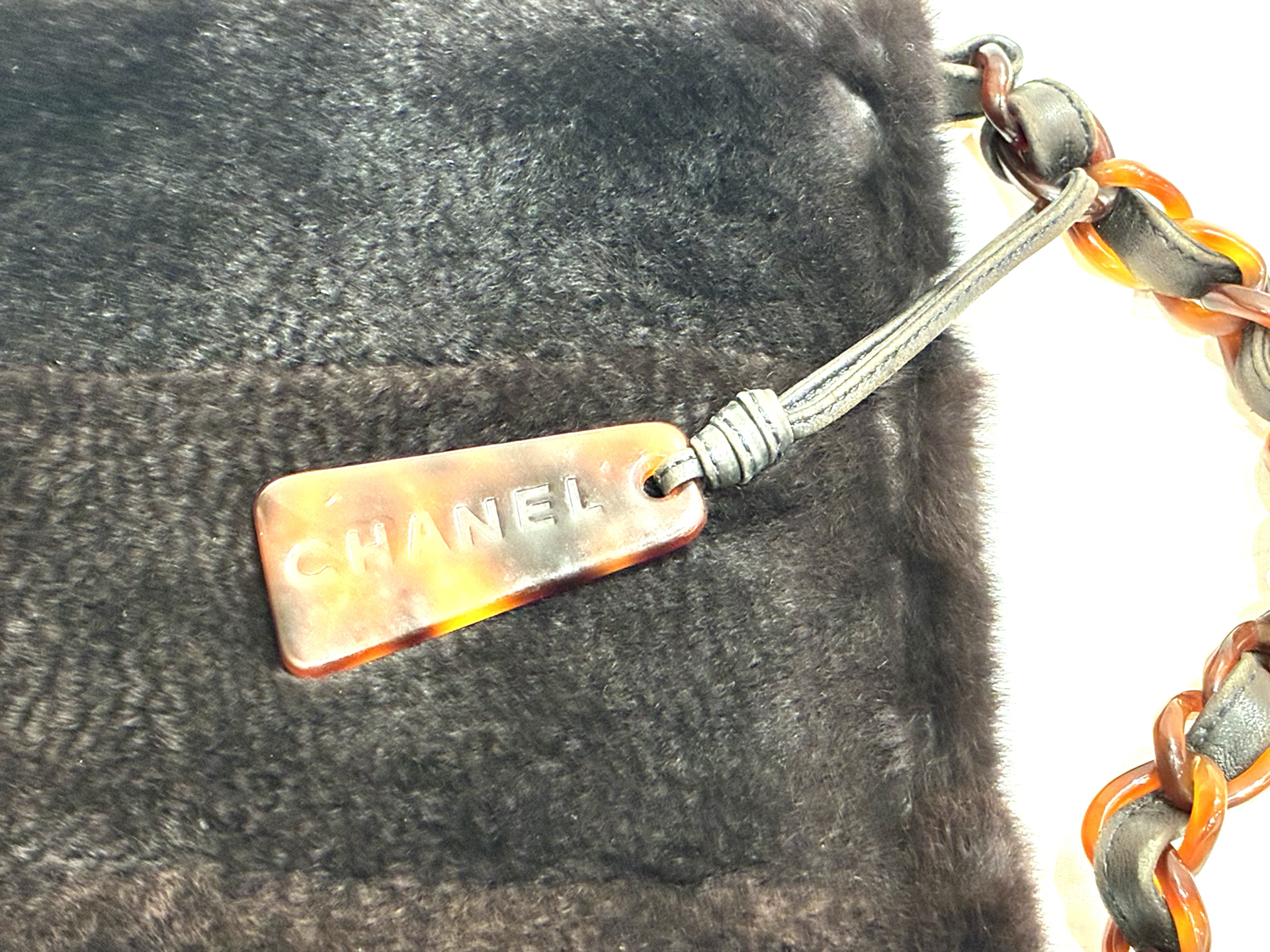 （CHANEL）シャネル ロゴ ファー×レザー チェーンショルダーバッグ べっ甲 ブラウン系 　付属品：シール　5856656