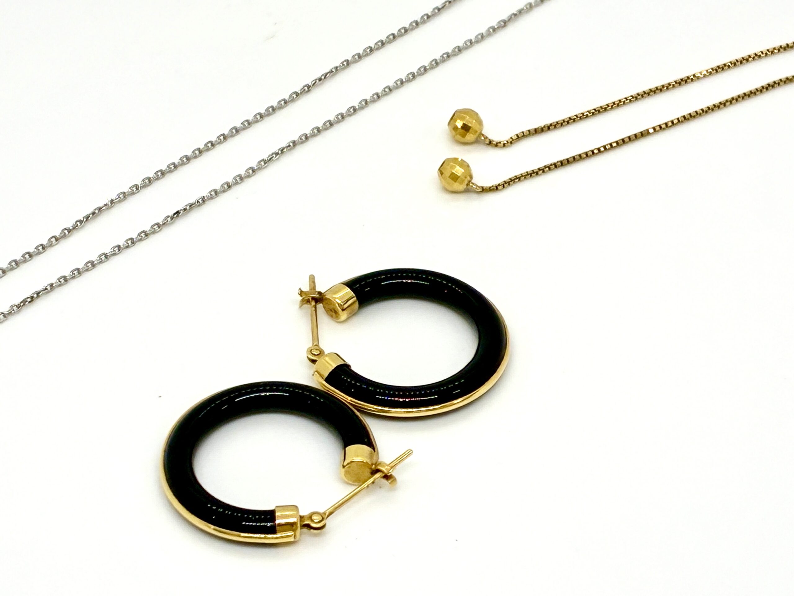 K18ピアス・K18ネックレスを高価買取しました｜18金アクセサリーの査定なら買取専門いちふじ伊東ショッピングプラザデュオ店へ【伊東市・東伊豆町・熱海市・近隣の市町村の皆さま、お買取りならいちふじデュオ伊東店へ】