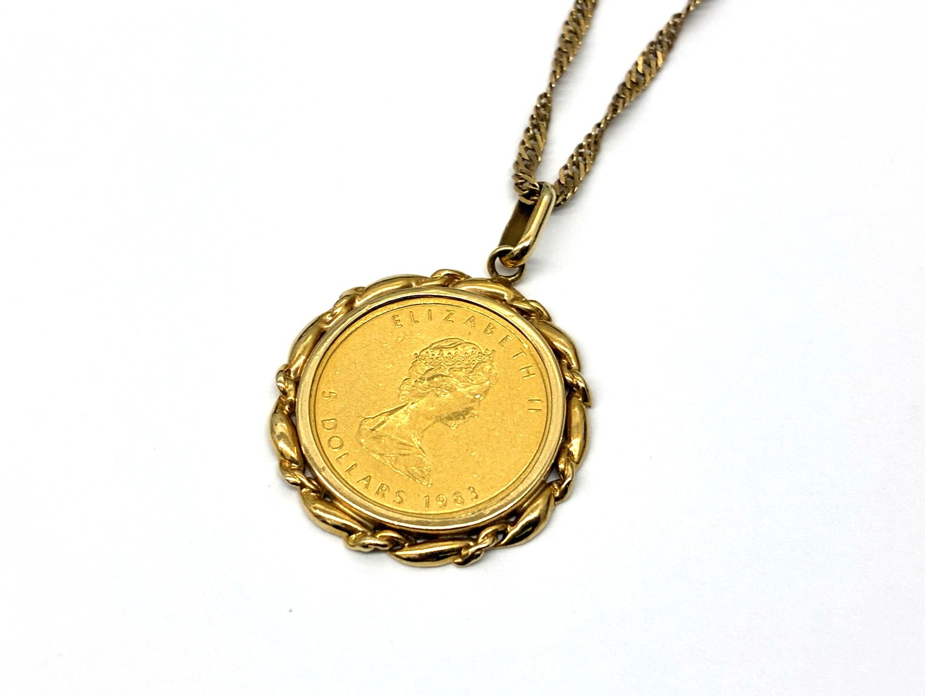 メープルリーフ金貨付きネックレス
