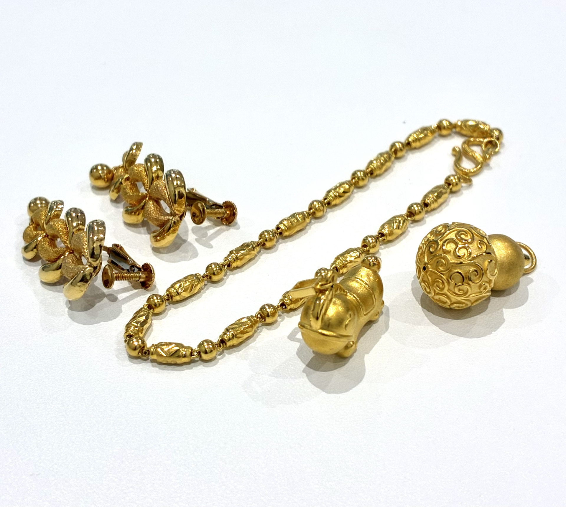 足金999・千足金アクセサリーとは？刻印の意味と日本の金製品との違い✨【いちふじサントムーン柿田川店】