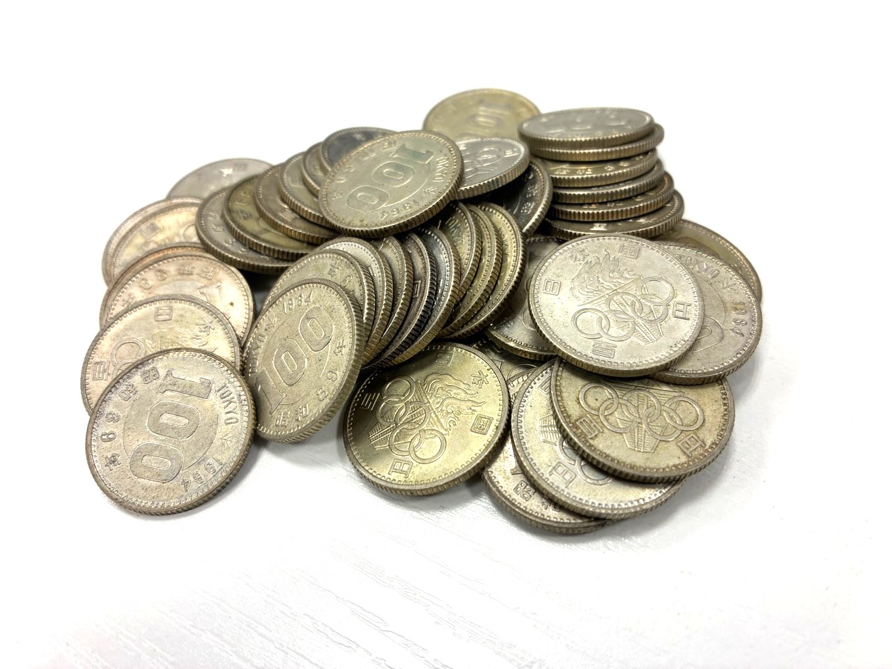 買取専門いちふじ ピアゴ碧南東店で大量に買取した100円銀貨